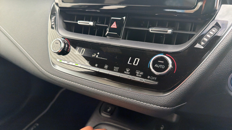 Toyota Corolla 1.8 VVT-i Hybrid Icon Tech 5dr CVT Hybrid Hatchback